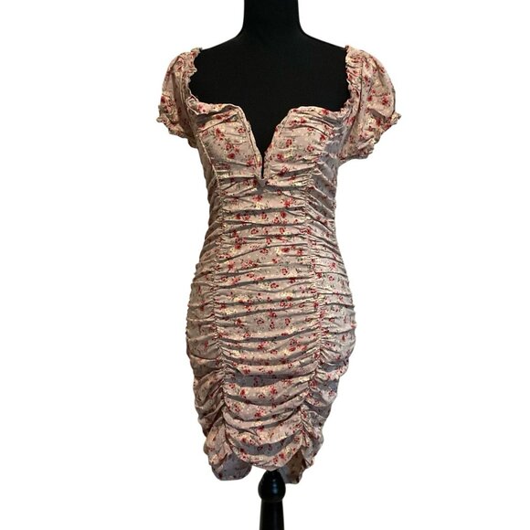 ASTR Shirred Flutter Floral Feminine Summer Party Ruched Mini Dress Size Small - Picture 2 of 11